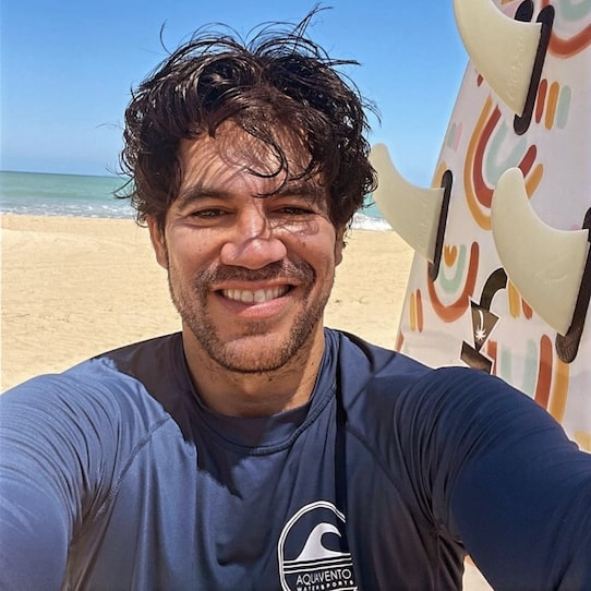 Tai Lopez Surfing